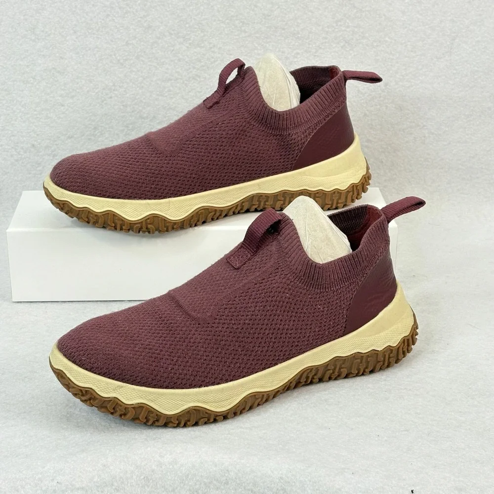 L.L.Bean Women's Sz 7 Burgundy Day Venture Slip-On Sneakers Comfort Outdoor Knit